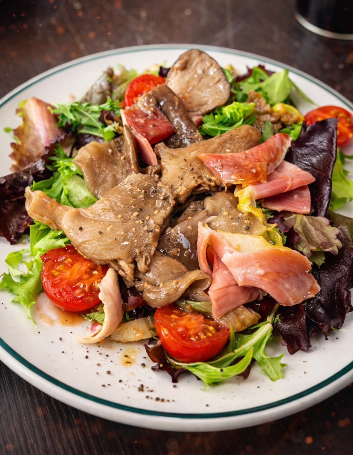 Ensalada templada de setas con jamón